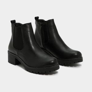 Black Chelsea Boots